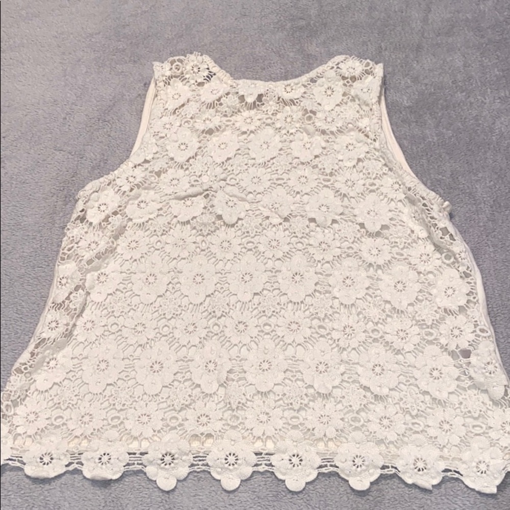 4/$10🎉 Chelsea & Violet blouse